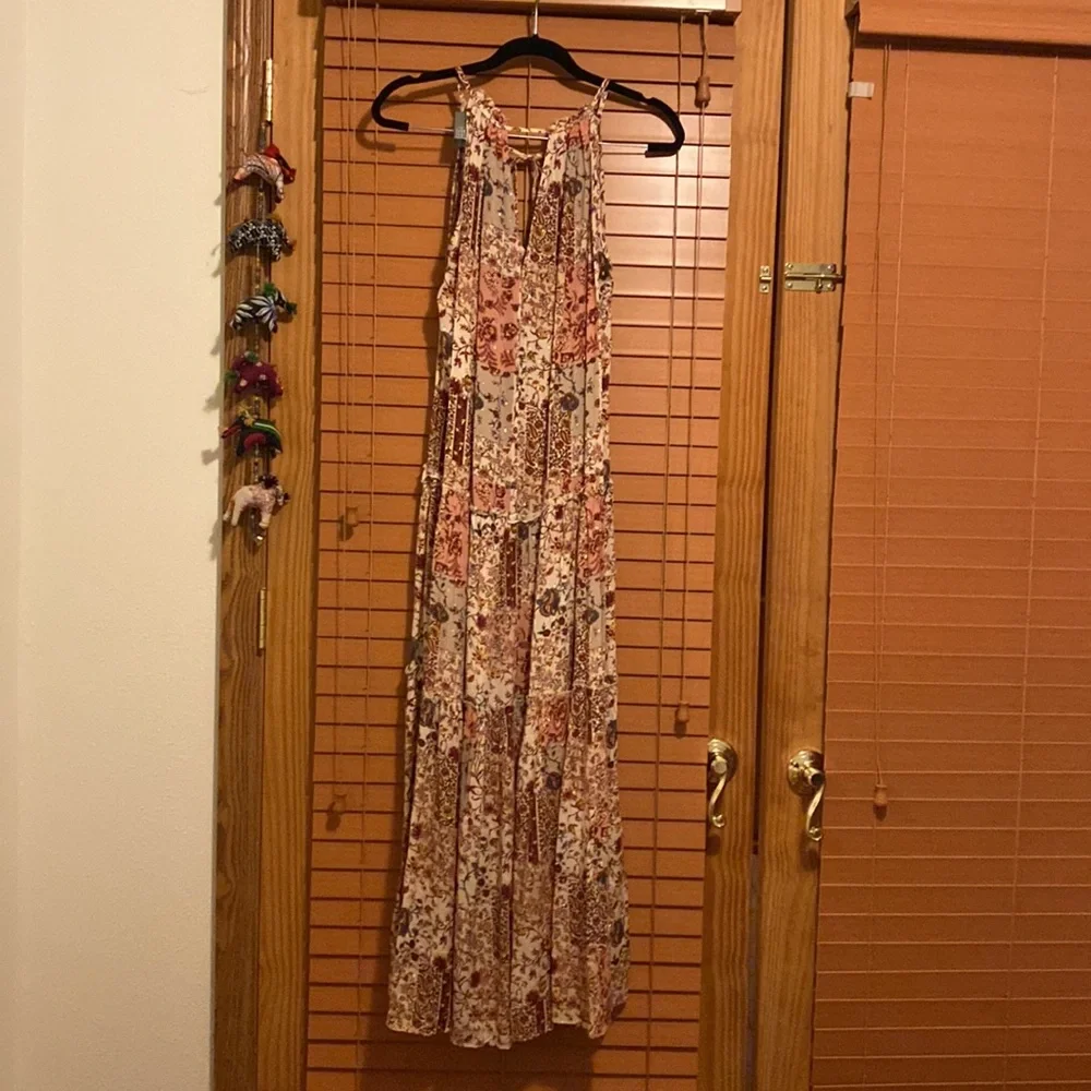Shimmer Floral Maxi Dress - Picture 4 of 5
